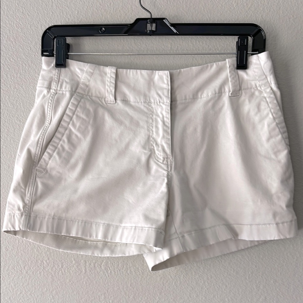 Vineyard vines khaki Bermuda Shorts with belted loop.  Flat front for posh look